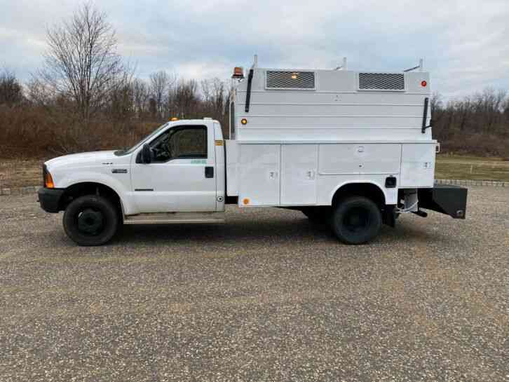 Ford F550 4x4 ENCLOSED UTILITY TRUCK 4WD (2000)
