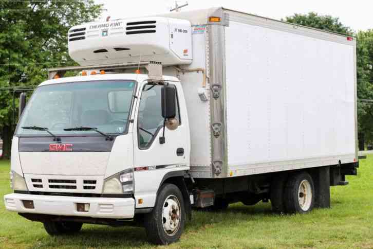 GMC W5500 Box Truck (2006)