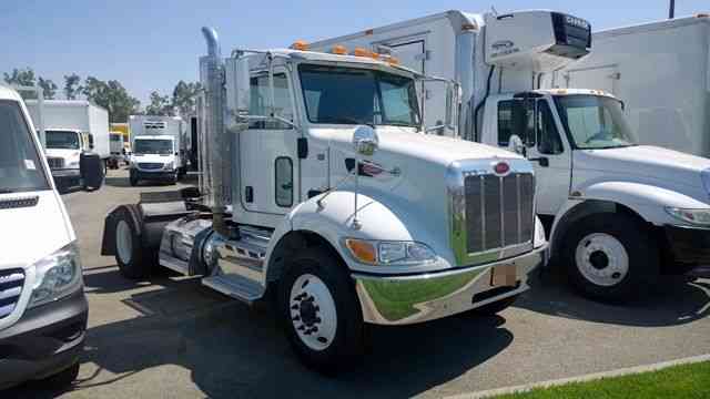 Peterbilt 337 Single Axle Tractor Semi Day Cab Truck 33. 000# GVWR Only 55k miles (2013)