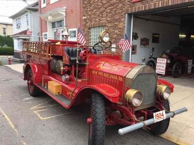 U. S. Fire Apparatus fire truck (1924)