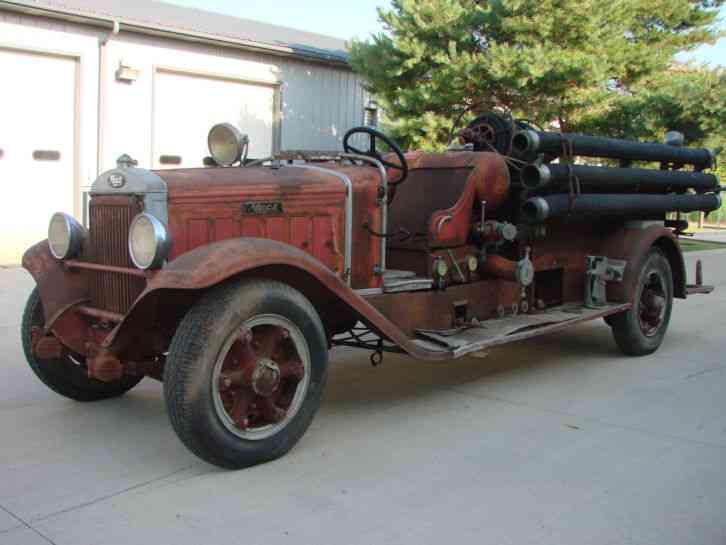 Mack Model BG Firetruck (1933)