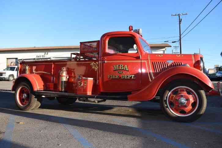 Ford Fire Truck (1935)