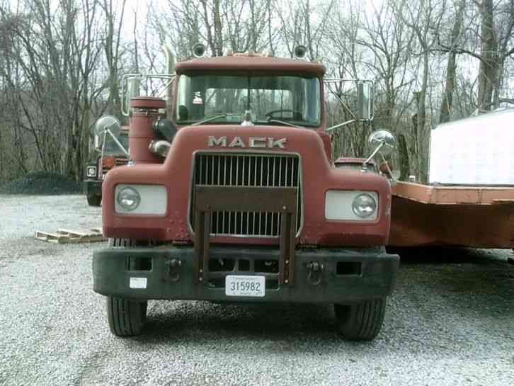 Mack r686st (1977)