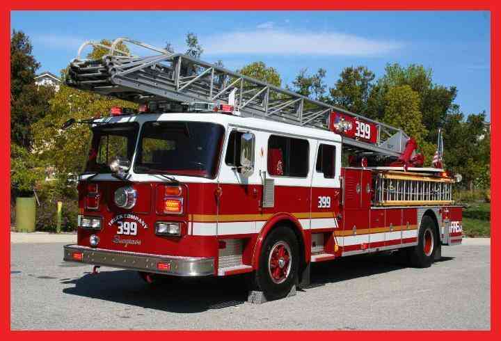 Seagrave Rear mount ladder truck (1983)