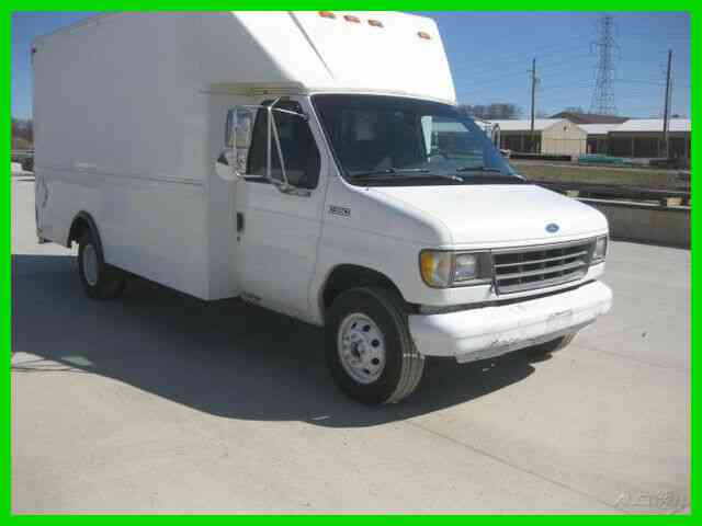 FORD E350 7. 3 DIESEL AUTO WITH 15 FOOT VAN BODY (1993)