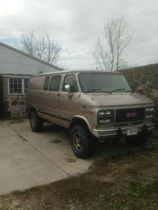 GMC Quigley 4x4 Van (1994)