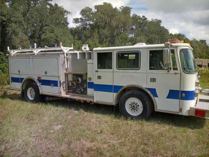 Pierce Arrow Cab Forward Fire Engine 65, 000 miles   (1995)