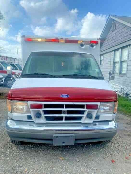 Ford E-350 7. 3 Diesel Type III Ambulance (1997)