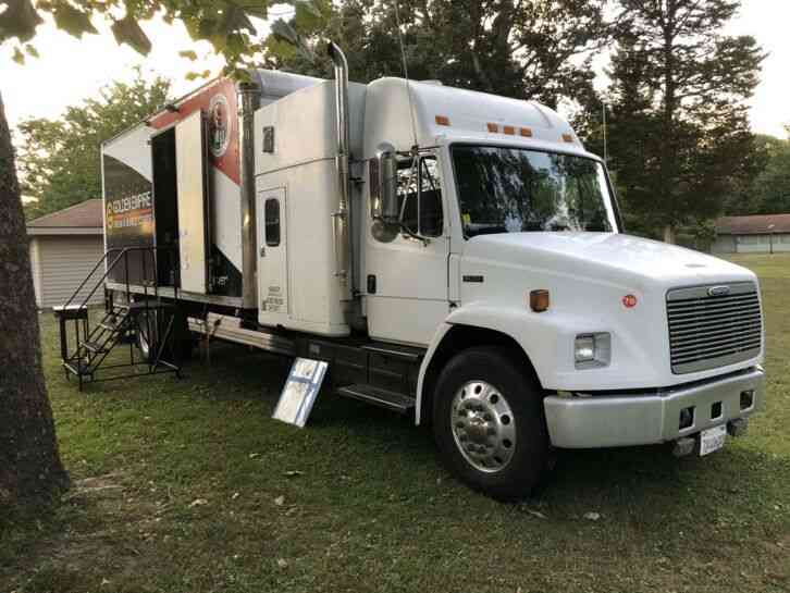 Freightliner FL70 (1997)