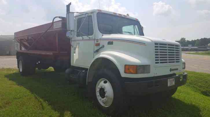 International 4700 Litter Spreader Truck (1997)