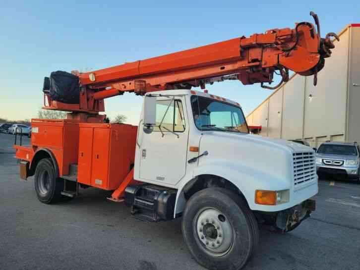 INTERNATIONAL 4900 DIESEL ALTEC D945TR MOUNTED ON, NO RESERVE PRICE AUCTION (1998)