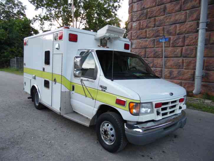 Ford E-350 WHEELED COACH AMBULANCE 7. 3 POWERSTROKE (1999)