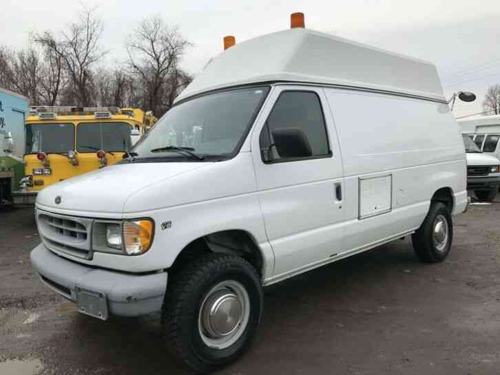 Ford Econoline Cargo Van -- (1999)