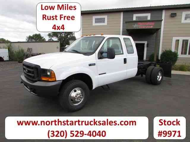 Ford F-350 4x4 Cab Chassis -- (1999)