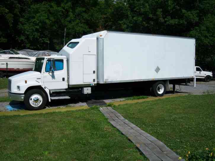 Freightliner FL70 (1999)