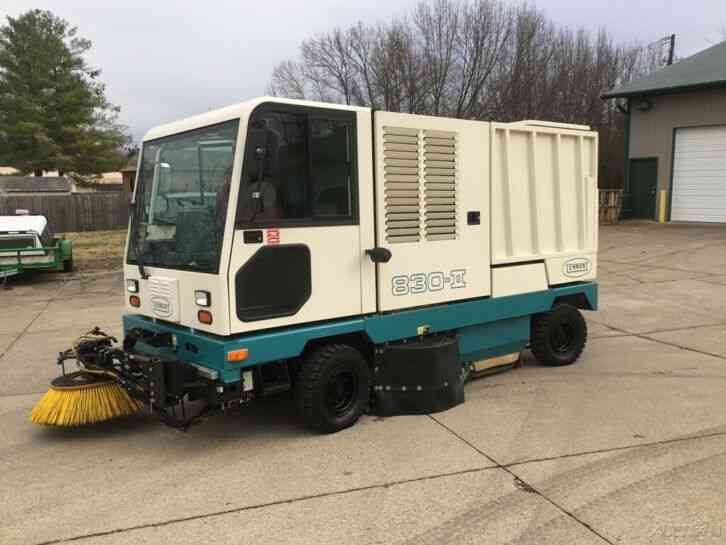 Tenant Street Sweeper Truck 830-11 Reconditioned (1999)