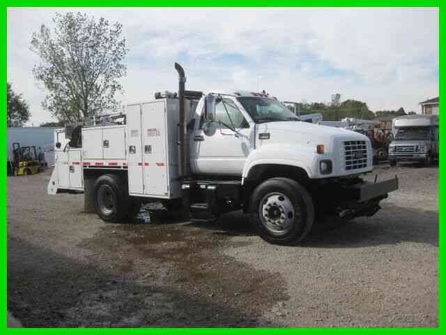 CHEVROLET C6500 3126 CAT 9 SPEED WITH 12 FOOT UTILITY BODY (2000)
