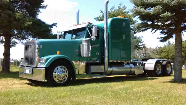 Freightliner CLASSIC XL WITH INDEPENDENT SLEEPER (2000)