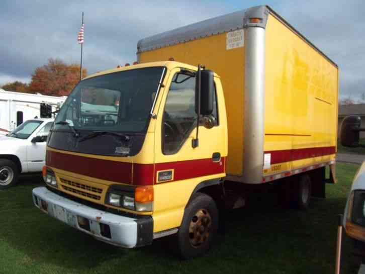Isuzu W4500 box truck (2000)