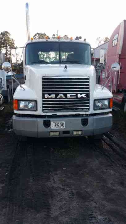 Mack CH613 (2000)