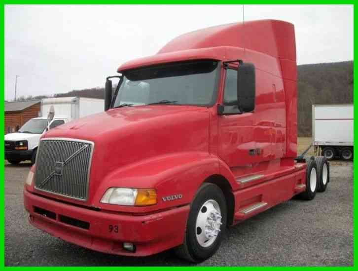 Volvo VNL Sleeper Cab (2000) Sleeper Semi Trucks