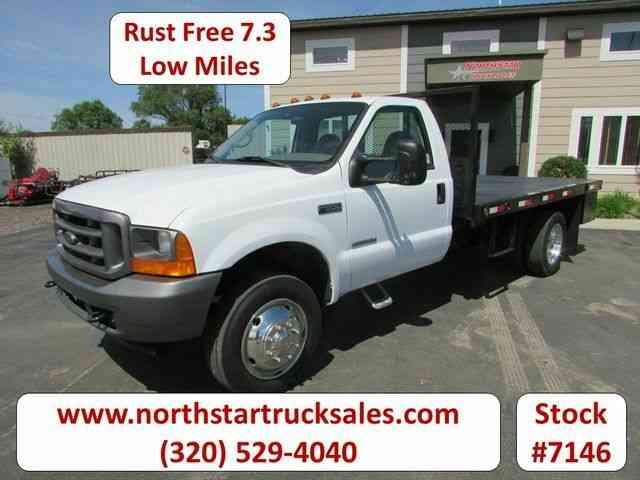 Ford F-550 7. 3 Flatbed Truck -- (2001)