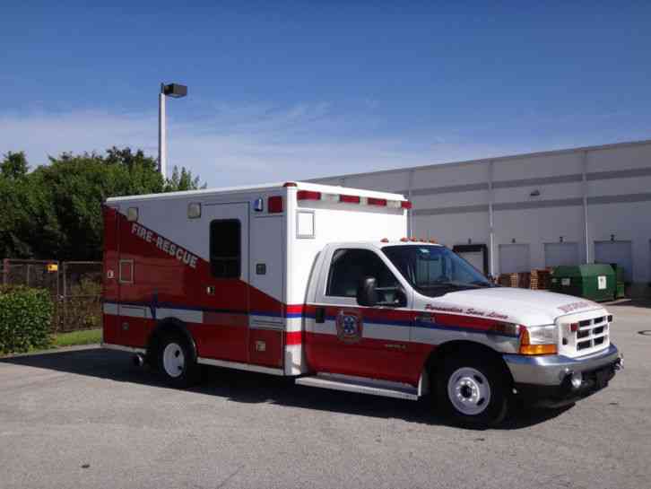 Ford F350 Super Duty Ambulance (2001)