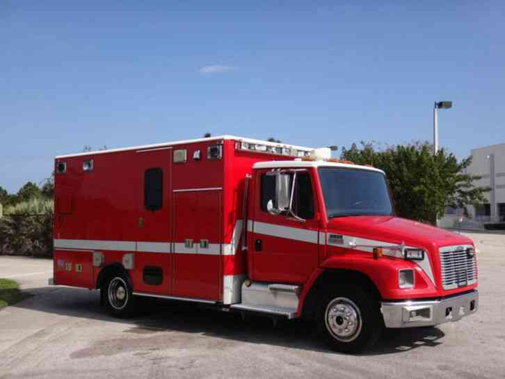 Freightliner FL60 Ambulance (2001)