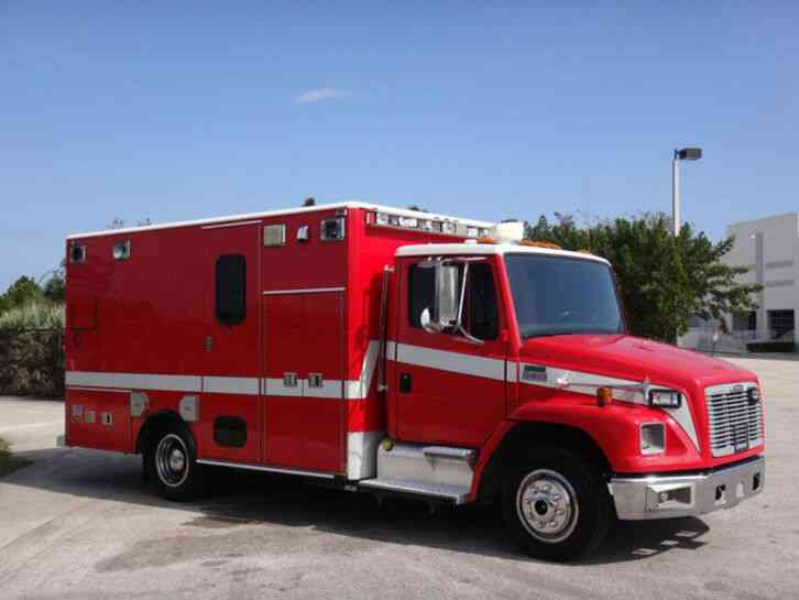Freightliner FL60 Ambulance (2001)
