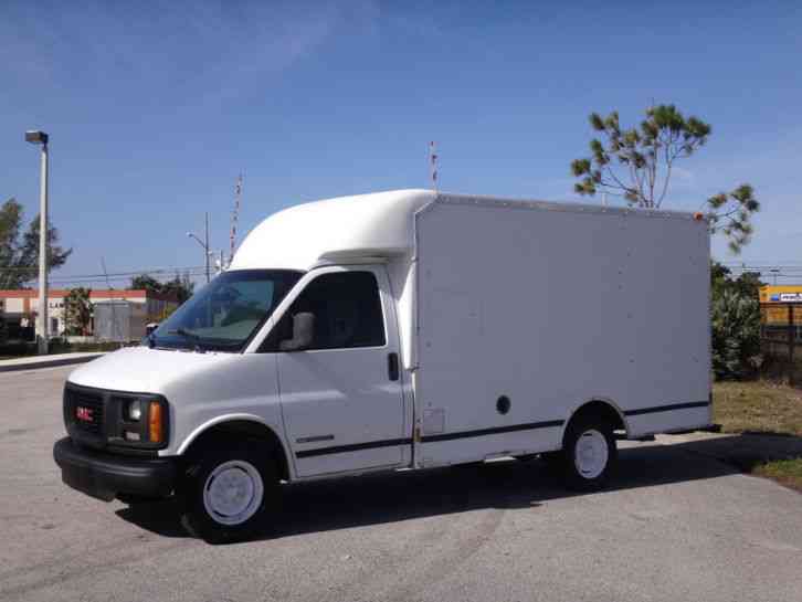 GMC Savana 3500 Box Truck (2001) : Van 