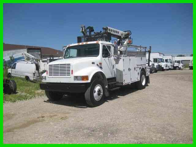 INTERNATIONAL 4700 444E ALLISON WITH TELSTA T40C CABLE PLACER (2001)