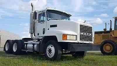 Mack CH613 Road Tractor (2001)