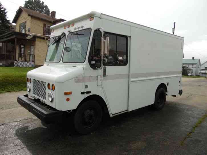 Workhorse BOX TRUCK CUBE 12FT DELIVERY SIDE STEP VAN (2001)