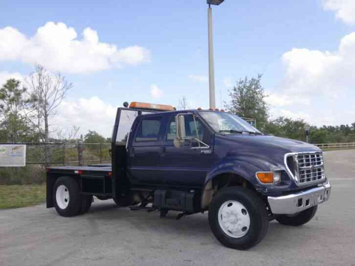 Ford F650 Super Duty Flatbed Truck (2002)