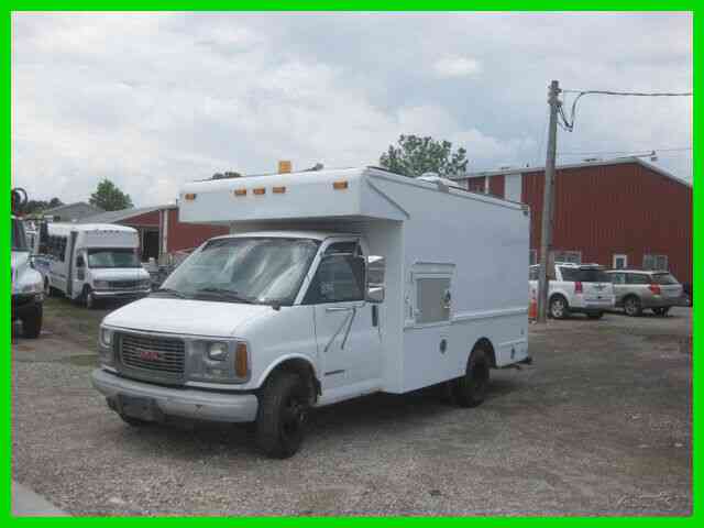 GMC 5. 7L V8 AUTO, VERIZON CABLE SPLICE TRUCK (2002)