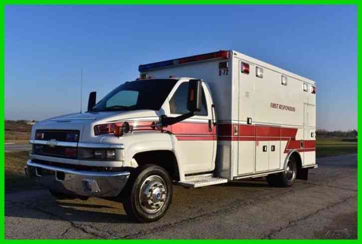 Chevrolet C6500 Ambulance (2003)