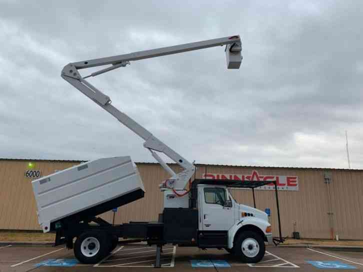 Sterling TREE TRUCK ACTERRA 60 FOOT CHIPPER TREE TRUCK (2003)