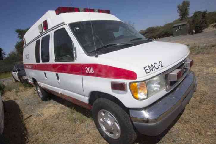 Ford E-350 Ambulance Leader (1990)