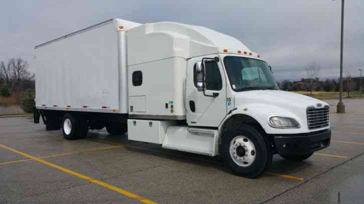 Freightliner M2 Business Extended Bunk Expeditor Box Hot Shot Truck (2003)
