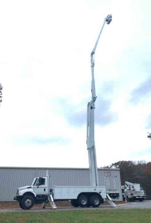 International 7400 Bucket Truck 97' (2003)