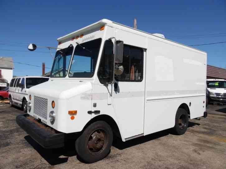 Workhorse P500 CHEVY CHASSIS STEP VAN DELIVERY TRUCK (2002)