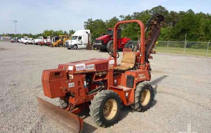 Ditch Witch Ditch Witch Trencher 3700DD (2004)