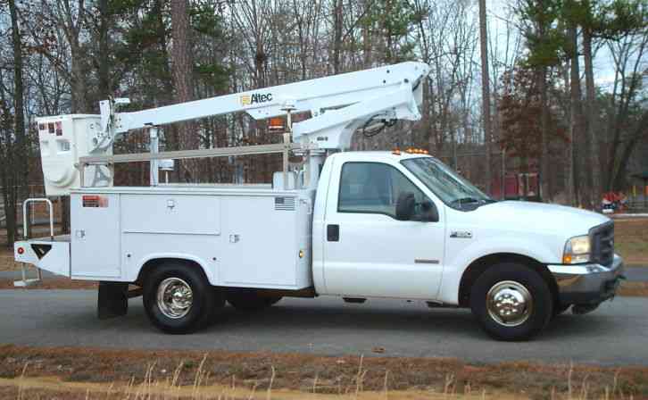 Ford F-350SD with Altec Aerial Boom/Bucket 35' Reach (2004)