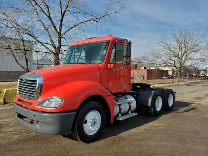 Freightliner Day Cab Semi Columbia 120 10 Speed Mercedes 410HP 271K Miles (2004)