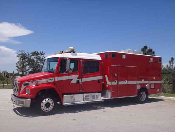Freightliner FL60 Crew Cab Ambulance (2004)
