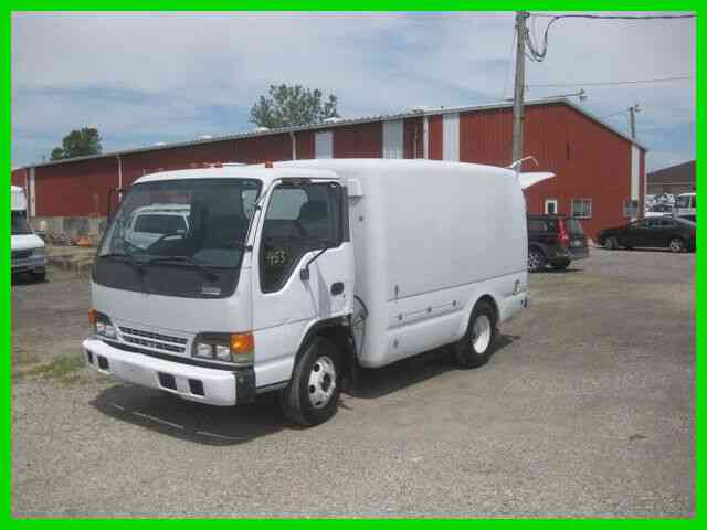 ISUZU NPR 4 CYL TURBO DIESEL WITH ''TRU-GREEN'' SPRAYER BODY (2004)