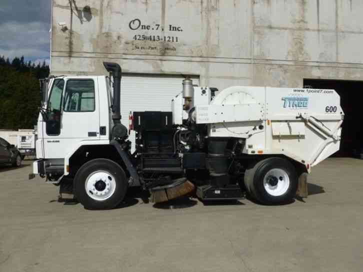 Tymco 600 Used Street Sweeper, Vacuum, For Sale (2004)