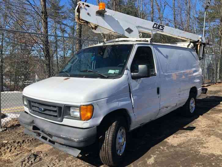 Ford E350 2005 Bucket Boom Trucks