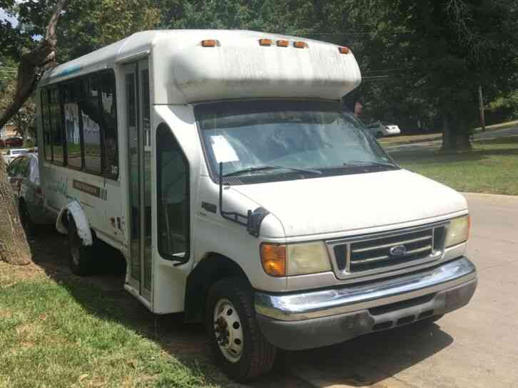 Ford FORD E350 (2005)