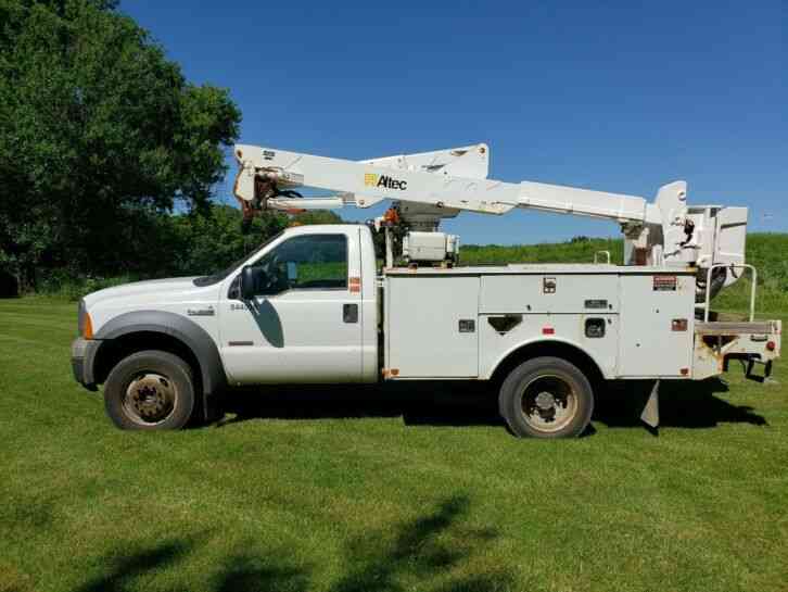 Ford F-550 bucket truck with a AT37G boom, 4X4, Diesel, NO RESERVE (2005)
